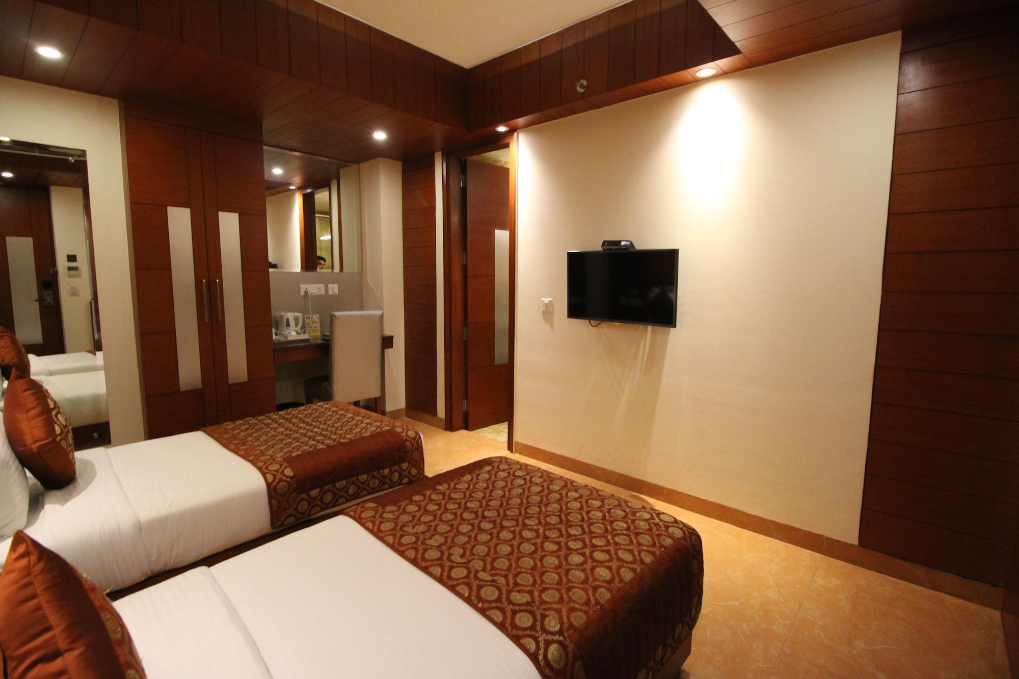 דלהי Hotel Golden Grand מראה חיצוני תמונה