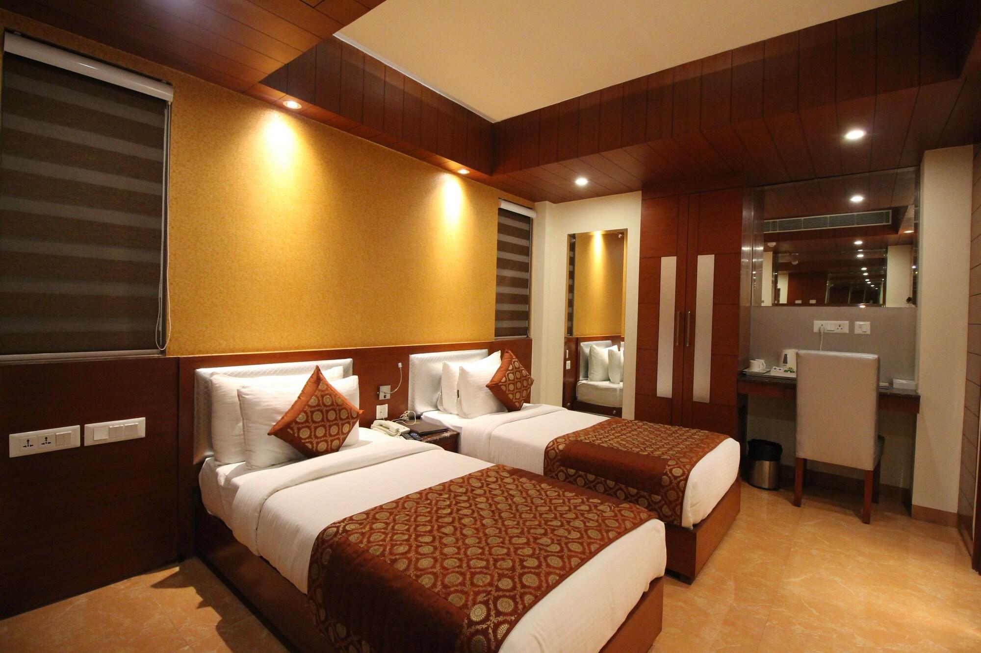 דלהי Hotel Golden Grand מראה חיצוני תמונה