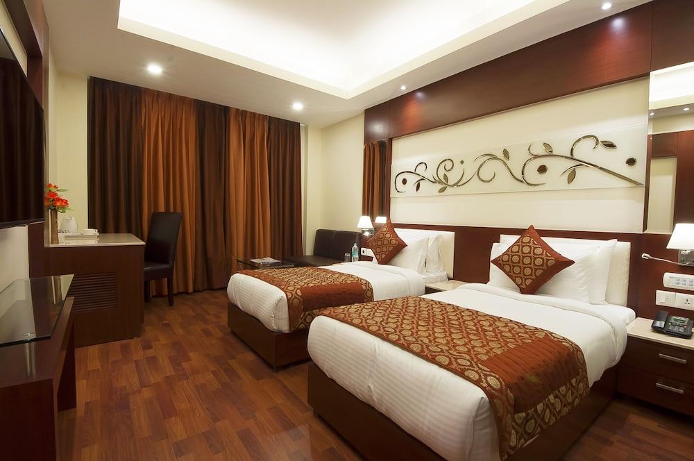 דלהי Hotel Golden Grand מראה חיצוני תמונה
