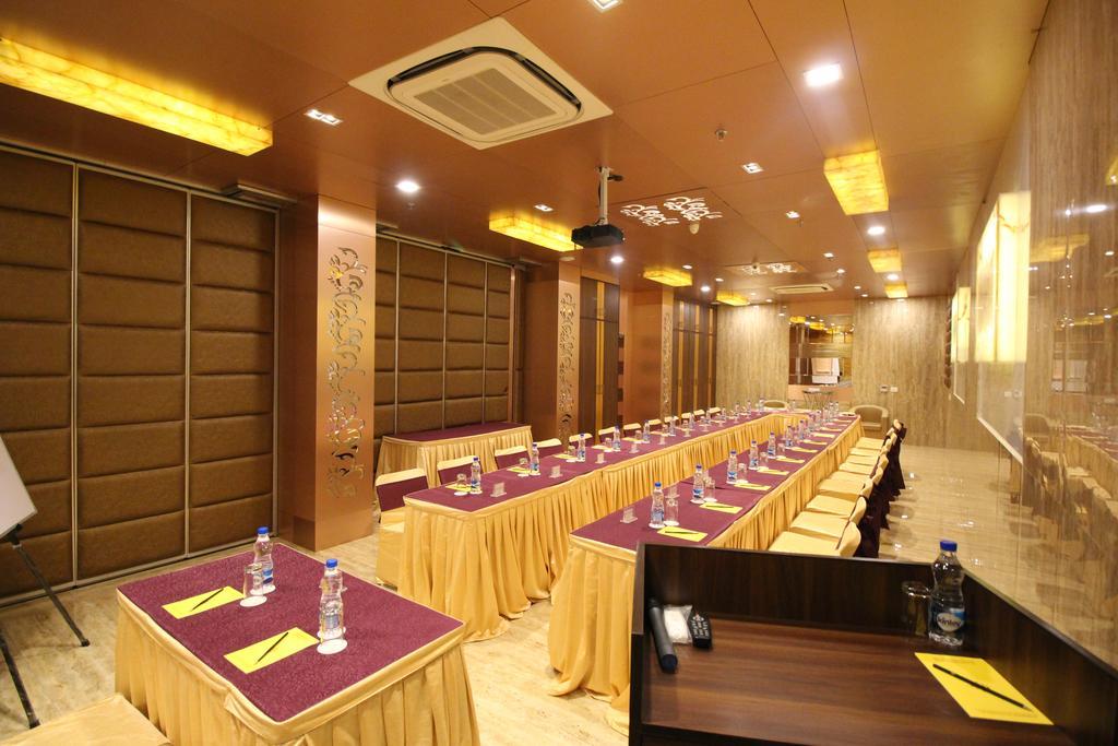 דלהי Hotel Golden Grand מראה חיצוני תמונה