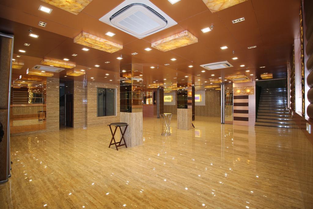דלהי Hotel Golden Grand מראה חיצוני תמונה