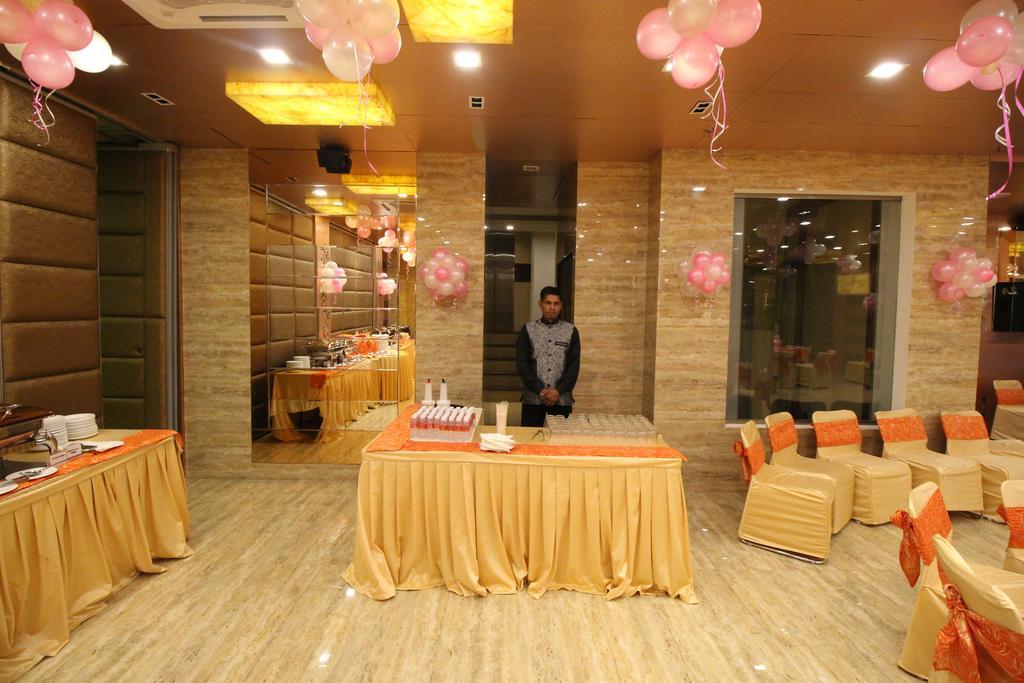 דלהי Hotel Golden Grand מראה חיצוני תמונה