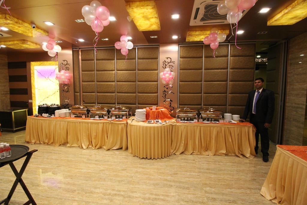 דלהי Hotel Golden Grand מראה חיצוני תמונה