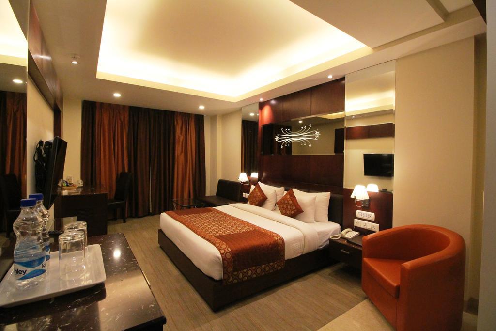 דלהי Hotel Golden Grand מראה חיצוני תמונה