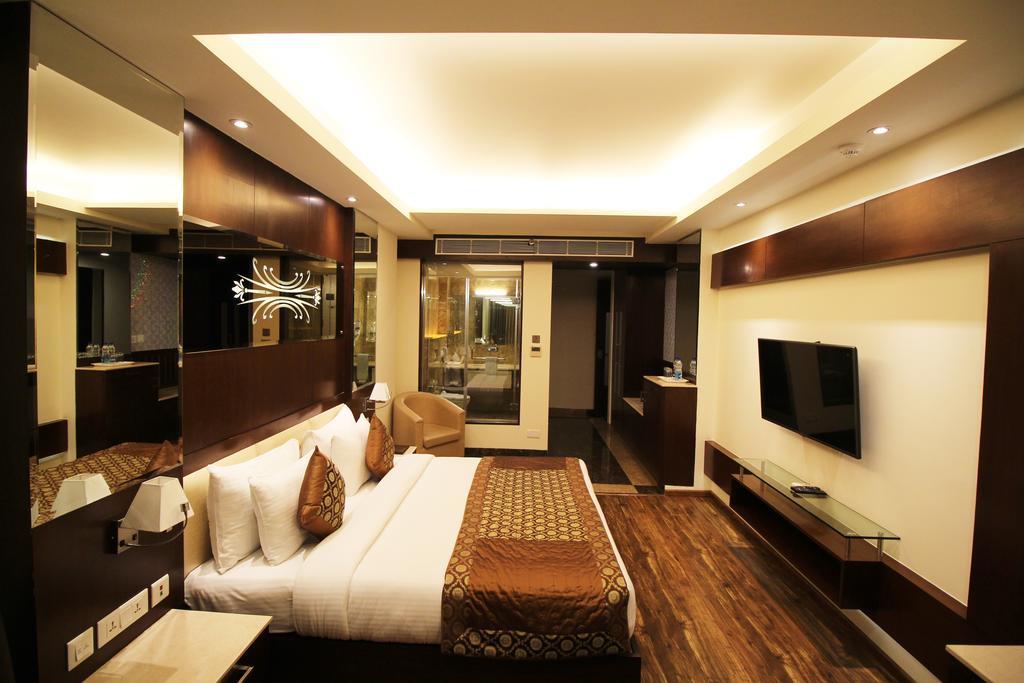 דלהי Hotel Golden Grand מראה חיצוני תמונה