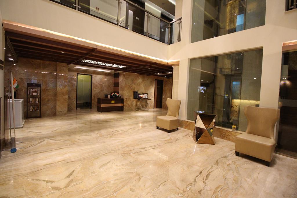דלהי Hotel Golden Grand מראה חיצוני תמונה