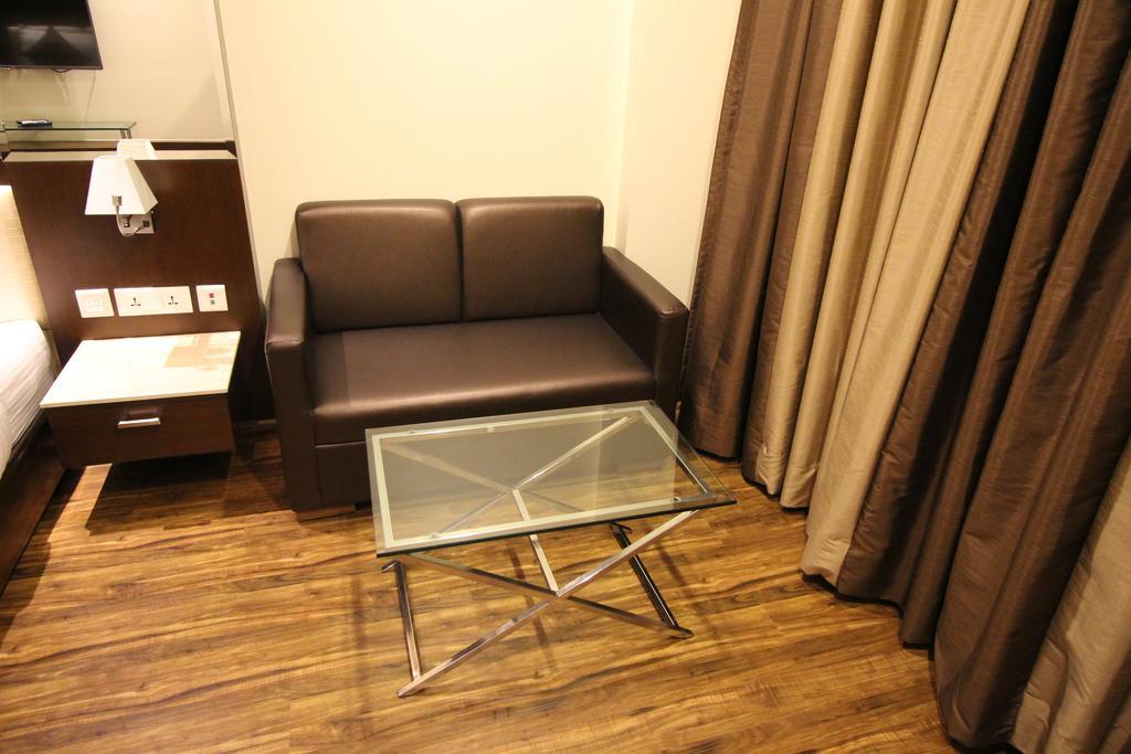 דלהי Hotel Golden Grand מראה חיצוני תמונה