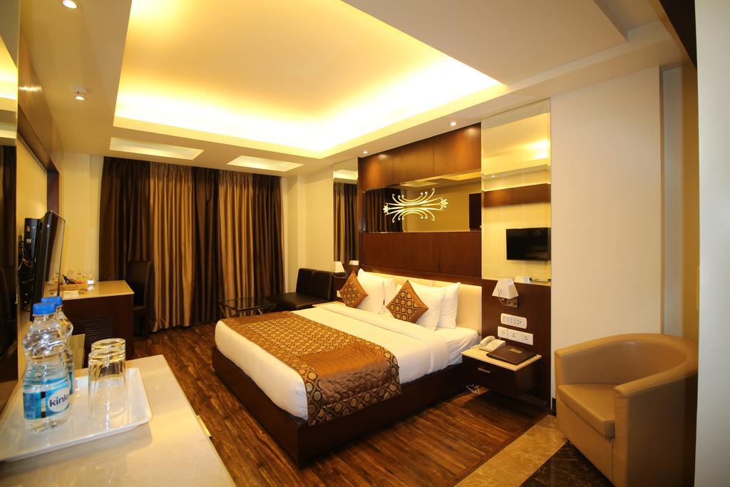 דלהי Hotel Golden Grand מראה חיצוני תמונה